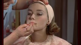 Hoe Lipstick 1960 make-up-tutorial aan te brengen